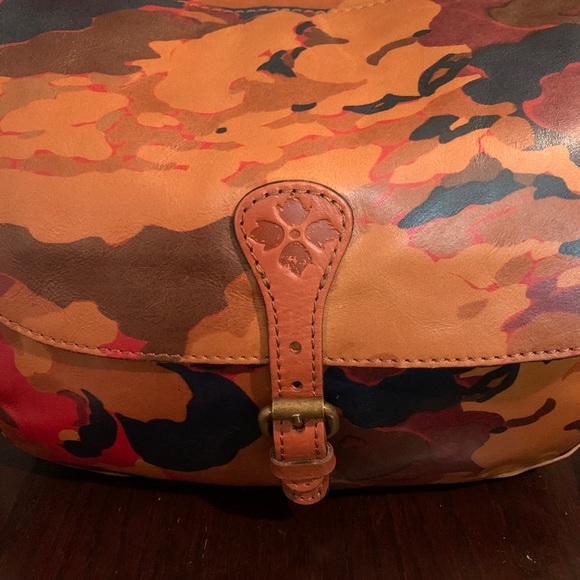 Patricia Nash Camo Italian Leather Crossbody Bag - Picture 2 of 9